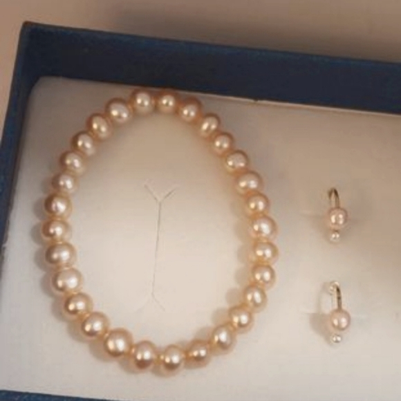 Gold Celebration Kids Pink Pearl Bracelet with Earrings. - Picture 2 of 7